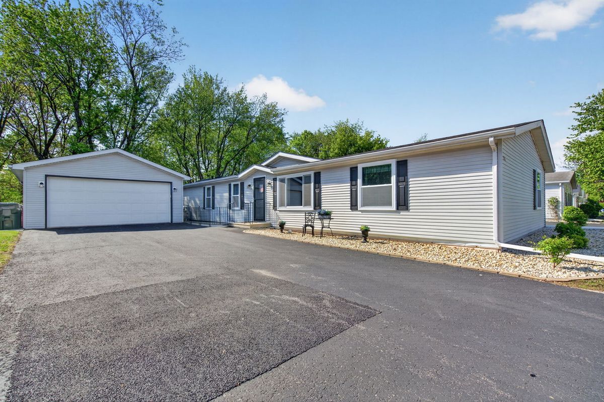 22533 Woodside Drive, Channahon, IL 60410