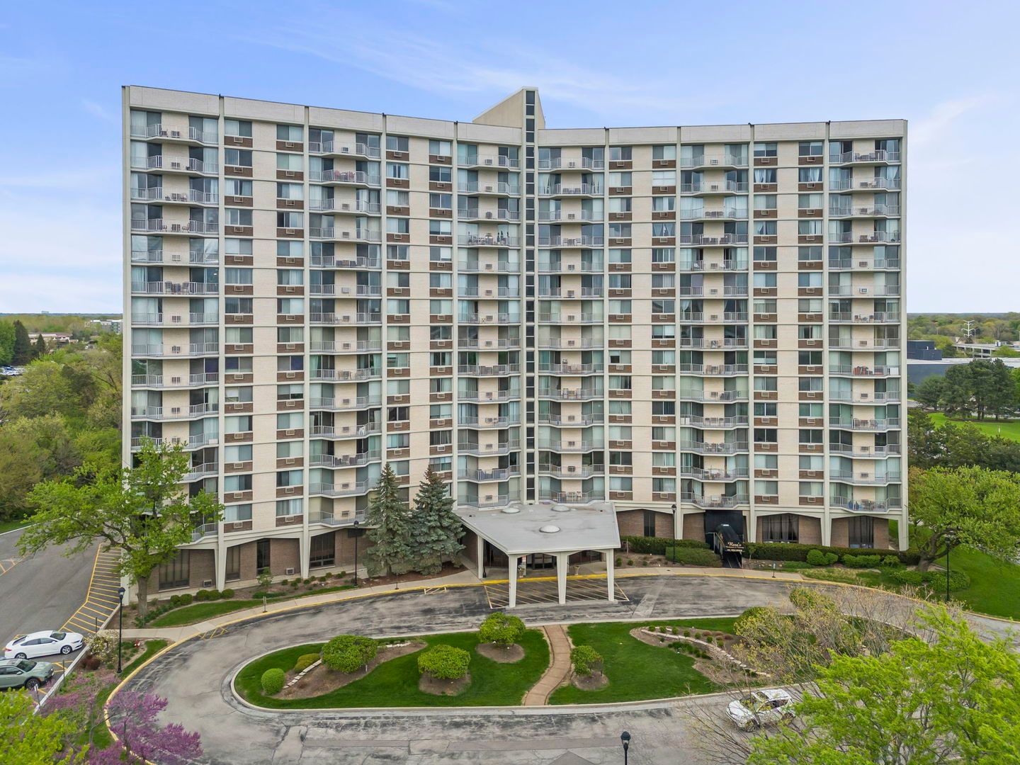 40 N Tower Road #14L — Oak Brook, IL 60523