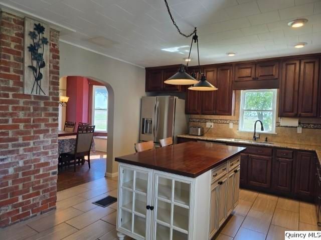 2796 N County Road 2500, La Harpe, IL 61450