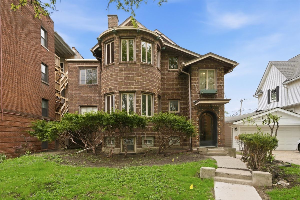 3248 Maple Avenue, Berwyn, IL 60402