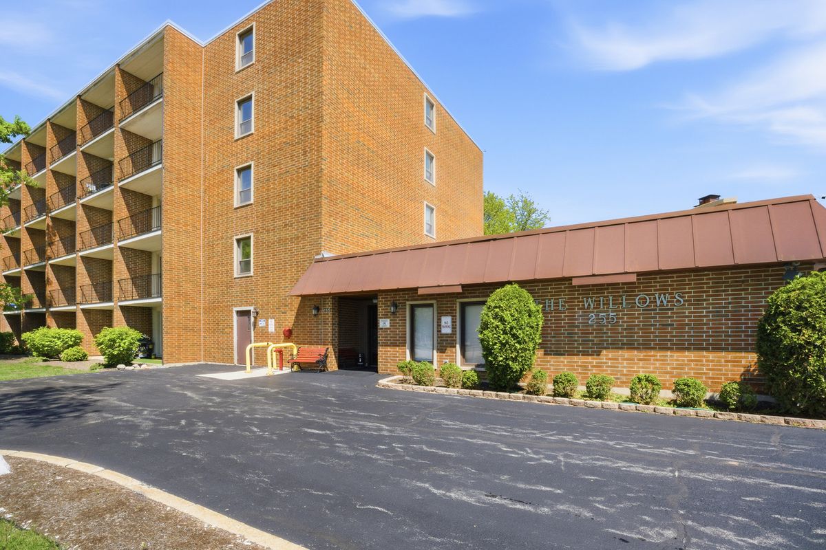 255 West Avenue, Elmhurst, IL 60126