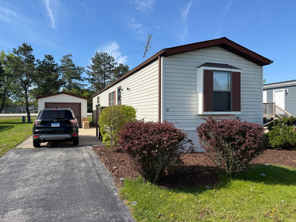 17 CARDINAL Drive, Beecher, IL 60401