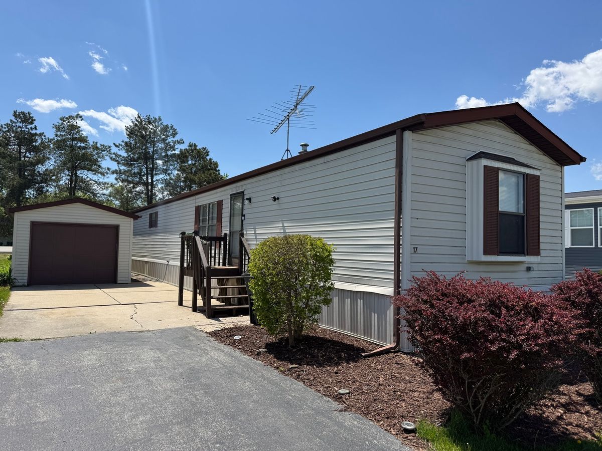 17 CARDINAL Drive, Beecher, IL 60401