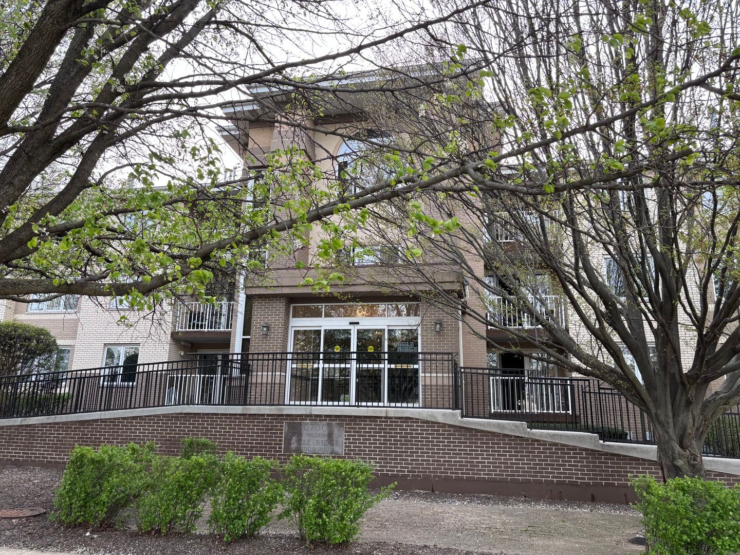10700 S Washington Street #301 — Oak Lawn, IL 60453