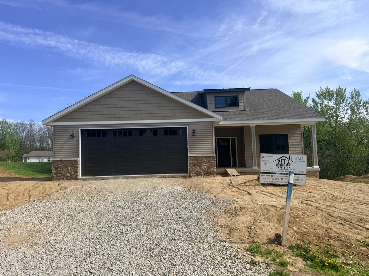 3406 Covington Drive, Davenport, IA 52806
