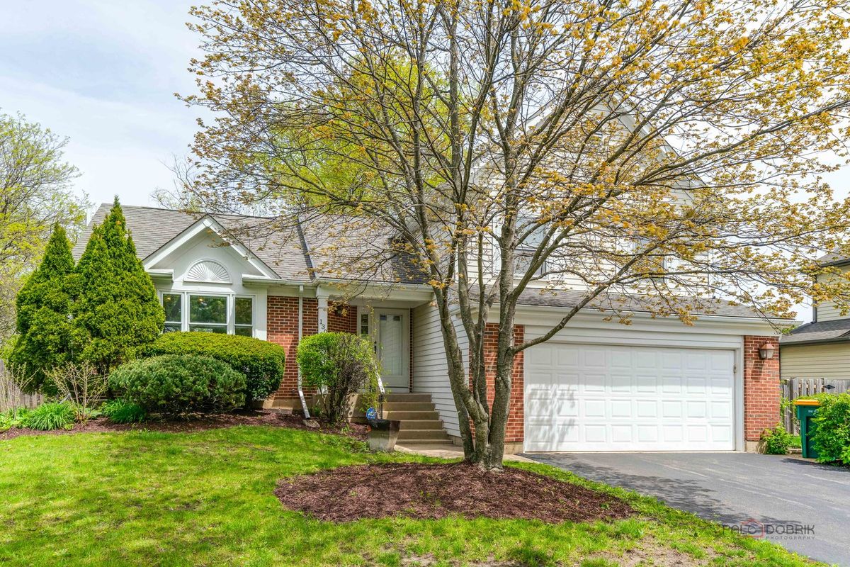 130 Newfield Court, Buffalo Grove, IL 60089