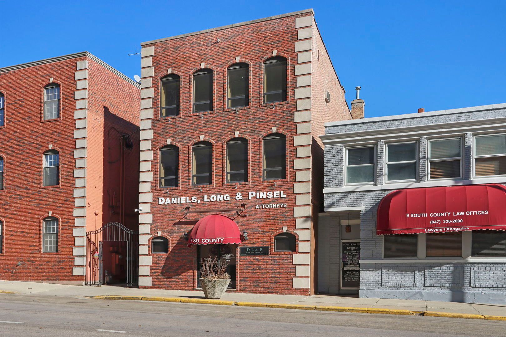 7 N County Street — Waukegan, IL 60085