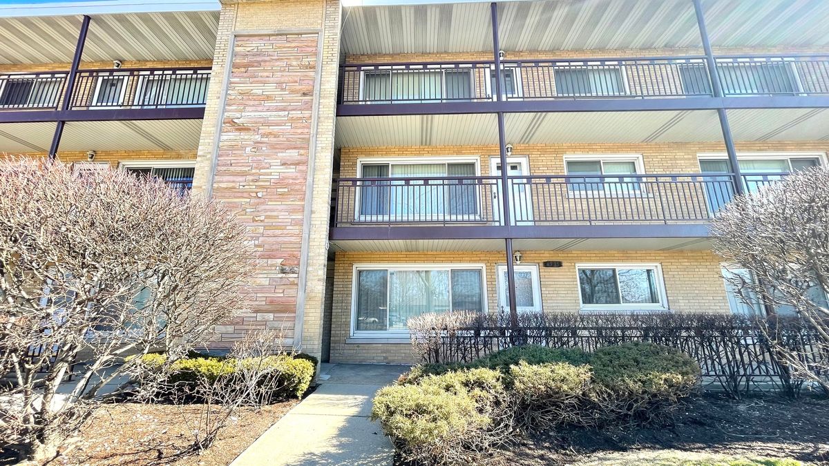4935 Harlem Avenue, Chicago, IL 60656
