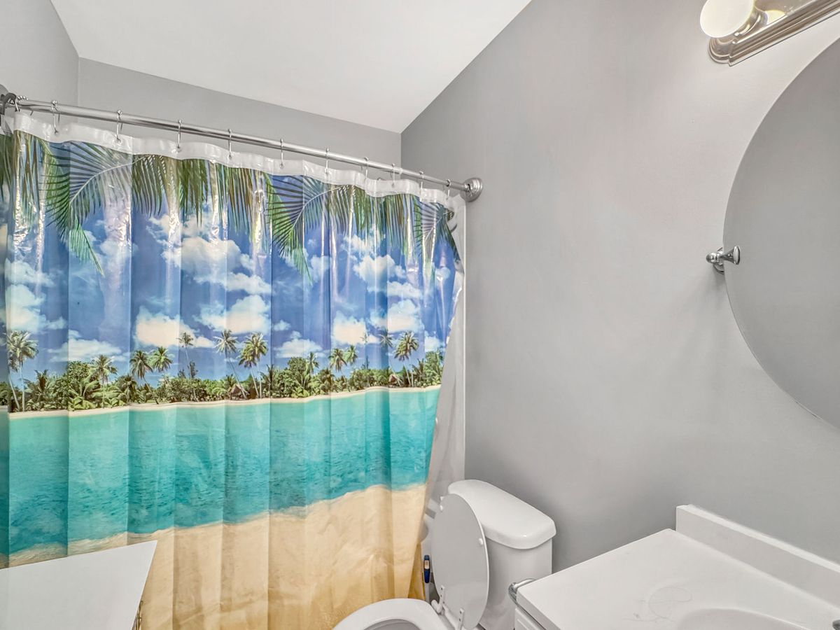 191 N Waters Edge Drive #101, Glendale Heights, IL 60139