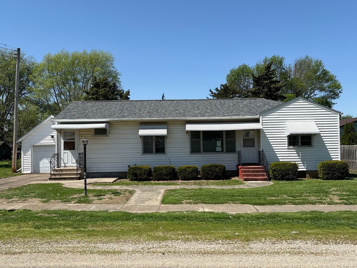 109 3RD Street, Hartsburg, IL 62643