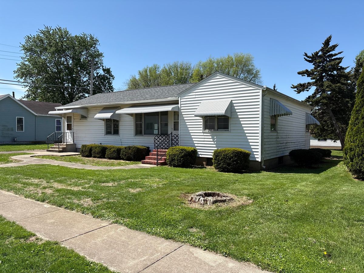 109 3RD Street, Hartsburg, IL 62643