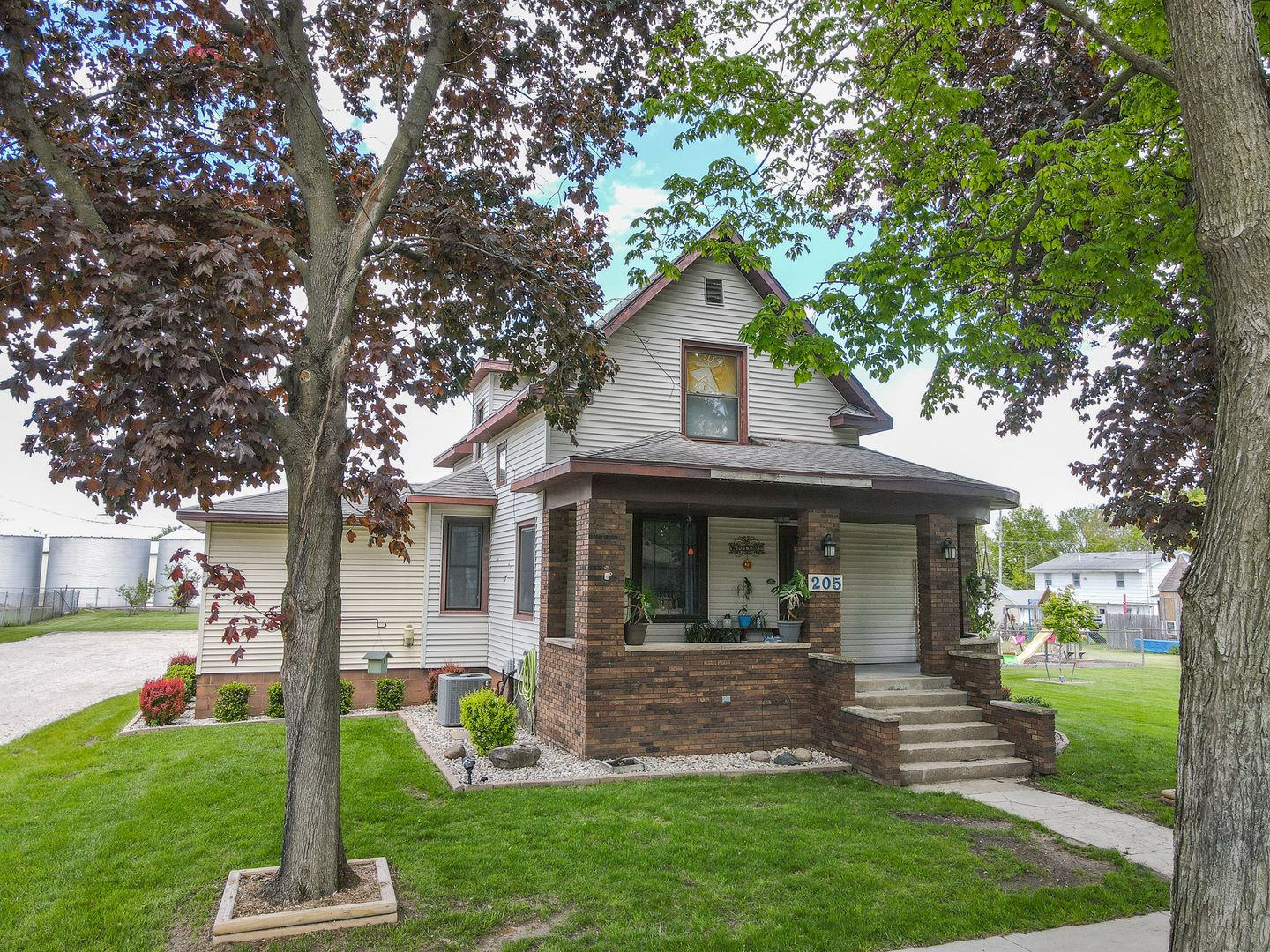 205 W 6th Street — Aroma Park, IL 60910