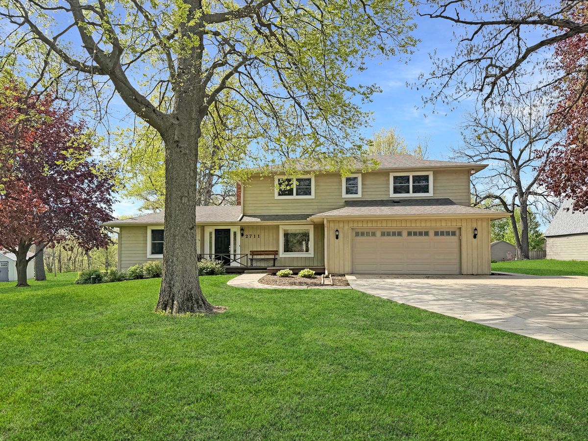 2711 Royal Oaks Drive, Freeport, IL 61032