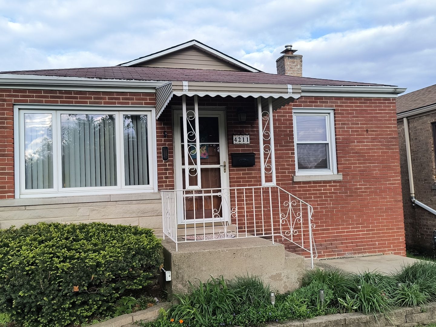 4211 East Avenue — Stickney, IL 60402
