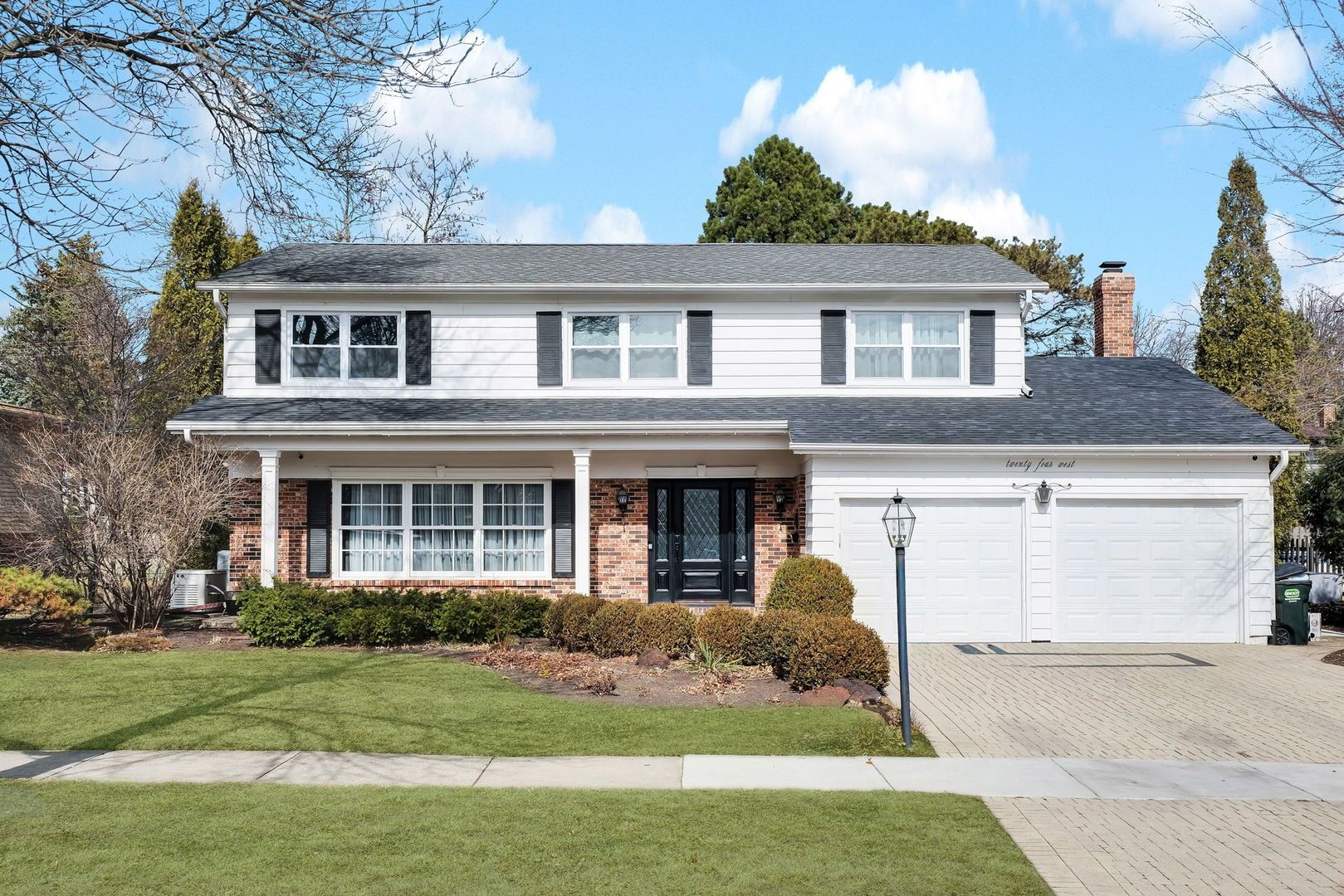 24 W Berkley Drive — Arlington Heights, IL 60004