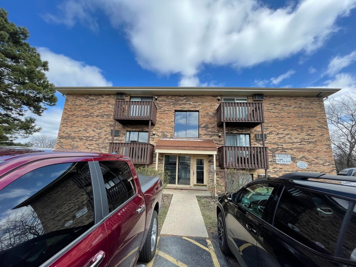535 Brookside Drive, Westmont, IL 60559