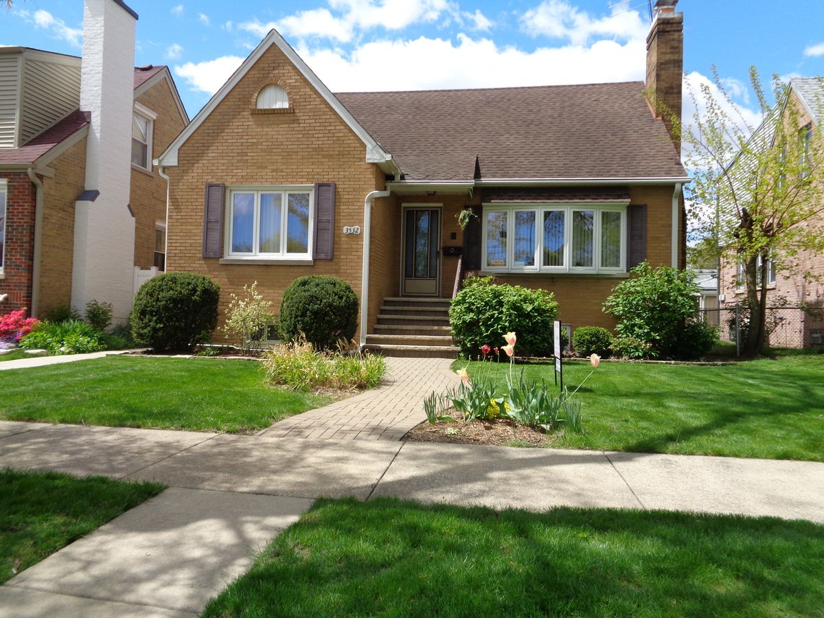 3532 Pioneer Avenue, Chicago, IL 60634