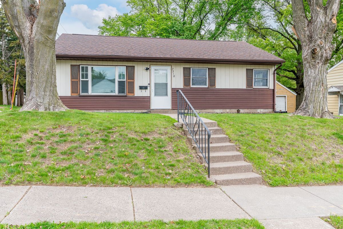 2318 Sturdevant Street, Davenport, IA 52804