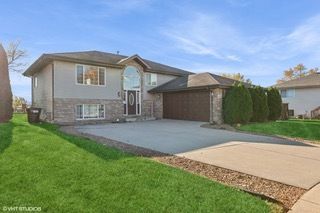 592 Farmview Court — University Park, IL 60484
