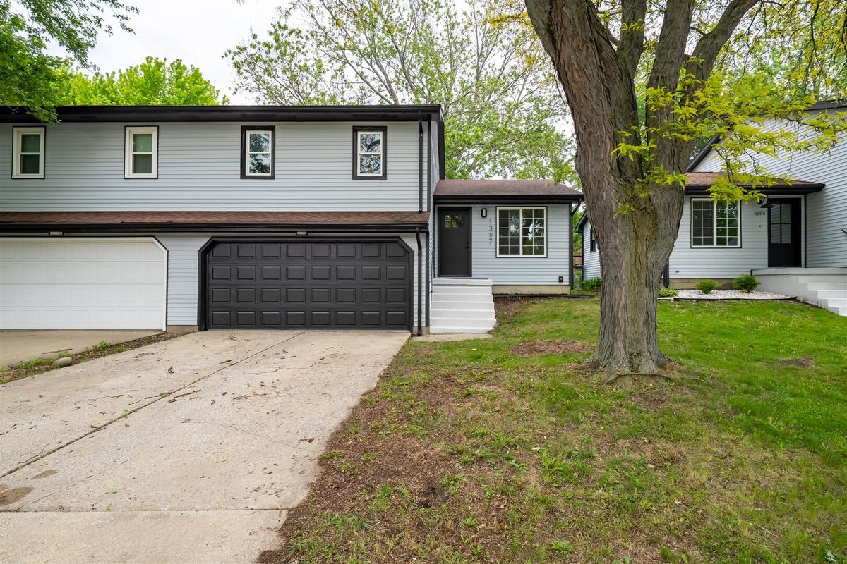 1307 Bancroft Drive, Bloomington, IL 61704
