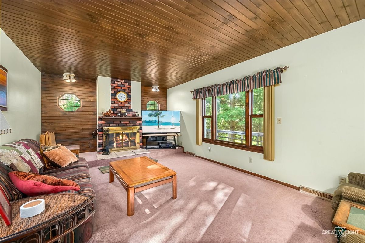27 Clearwater Point, Putnam, IL 61560