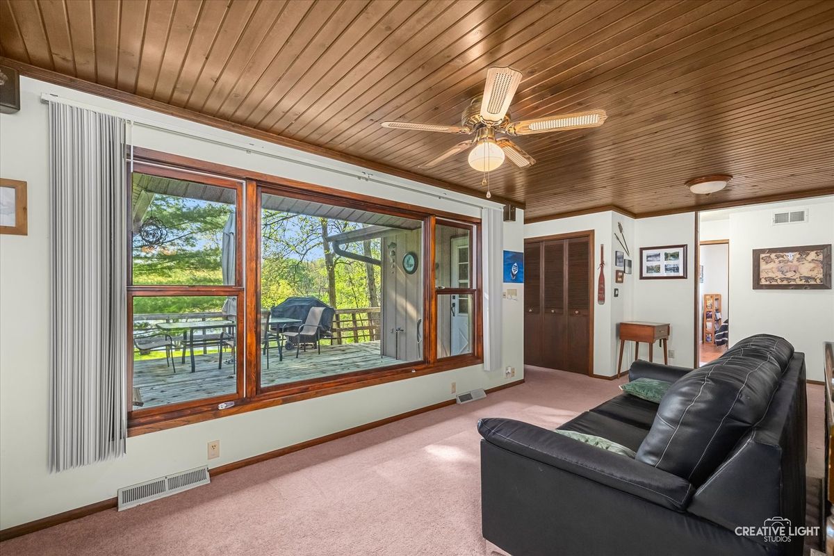 27 Clearwater Point, Putnam, IL 61560