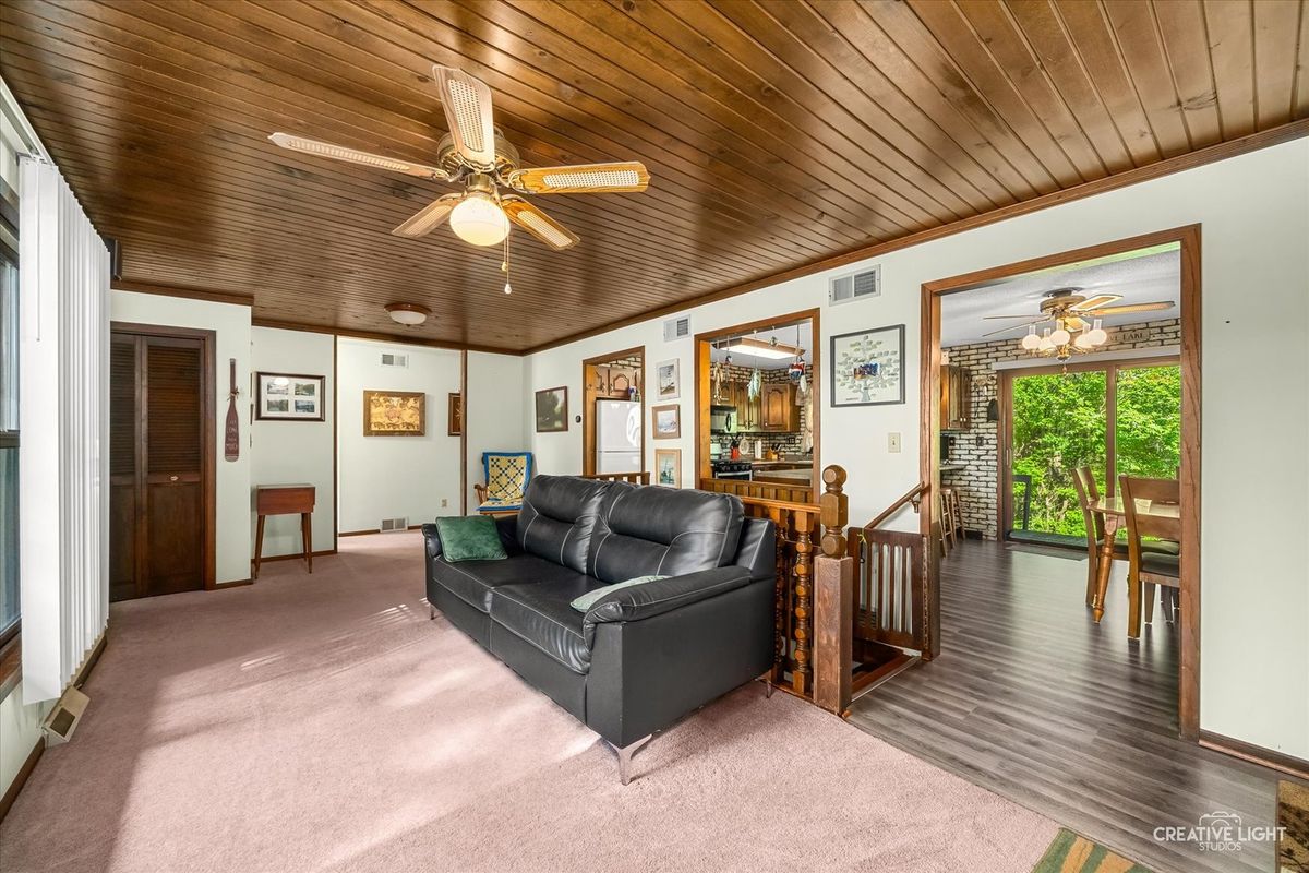 27 Clearwater Point, Putnam, IL 61560
