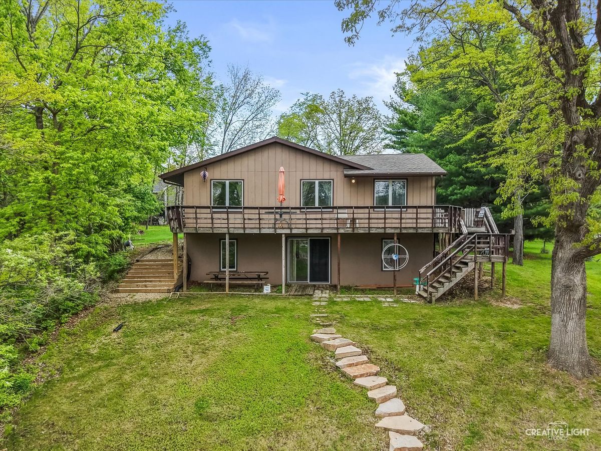 27 Clearwater Point, Putnam, IL 61560