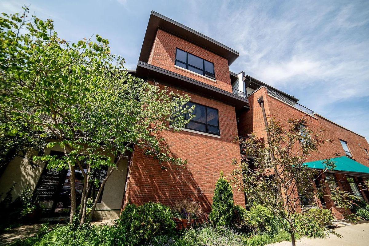 1607 Simpson Street, Evanston, IL 60201