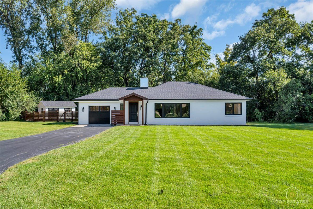 2320 Duffy Lane — Riverwoods, IL 60015
