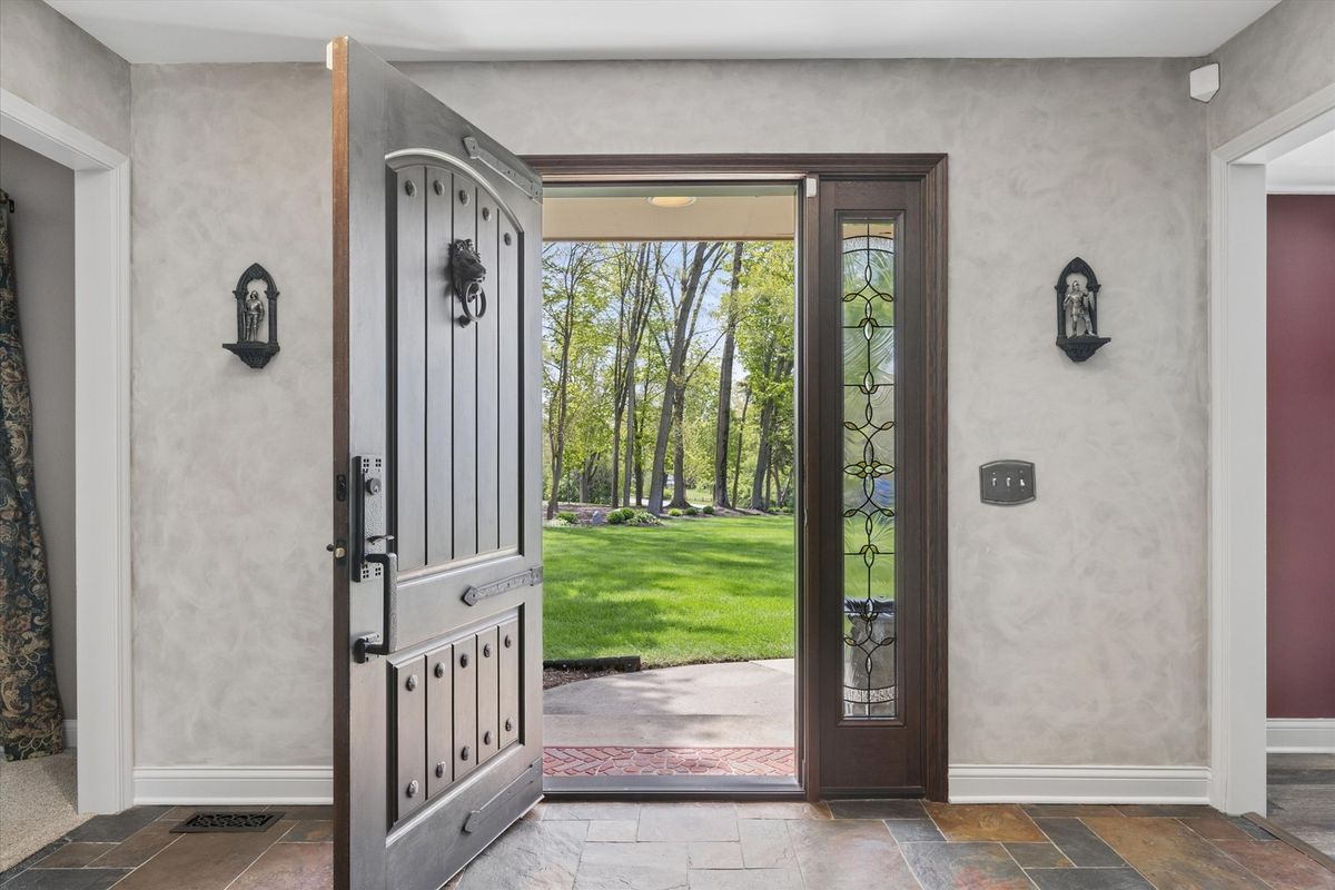 6731 Estate Lane, Long Grove, IL 60060