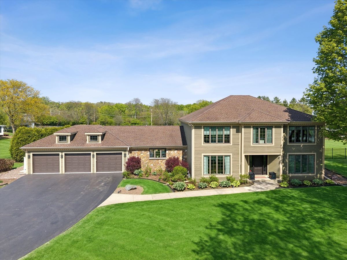 6731 Estate Lane, Long Grove, IL 60060