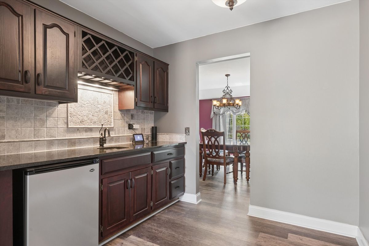 6731 Estate Lane, Long Grove, IL 60060