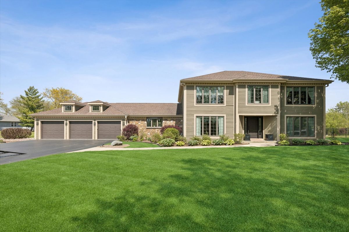 6731 Estate Lane, Long Grove, IL 60060