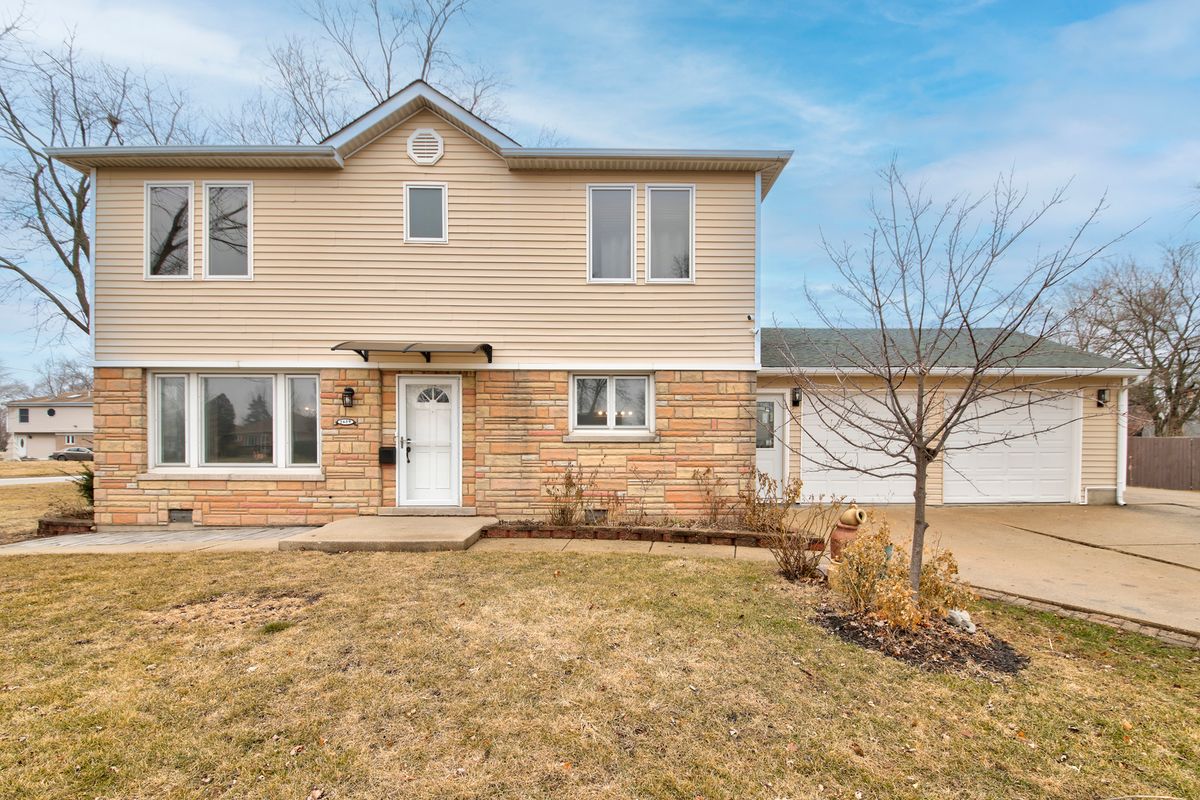 2659 Eisenhower Drive, Des Plaines, IL 60018