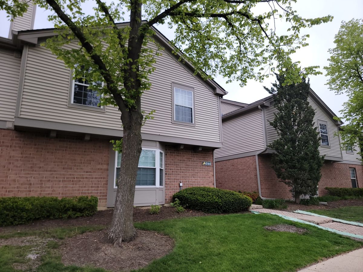 1744 Eastwood Court, Schaumburg, IL 60195