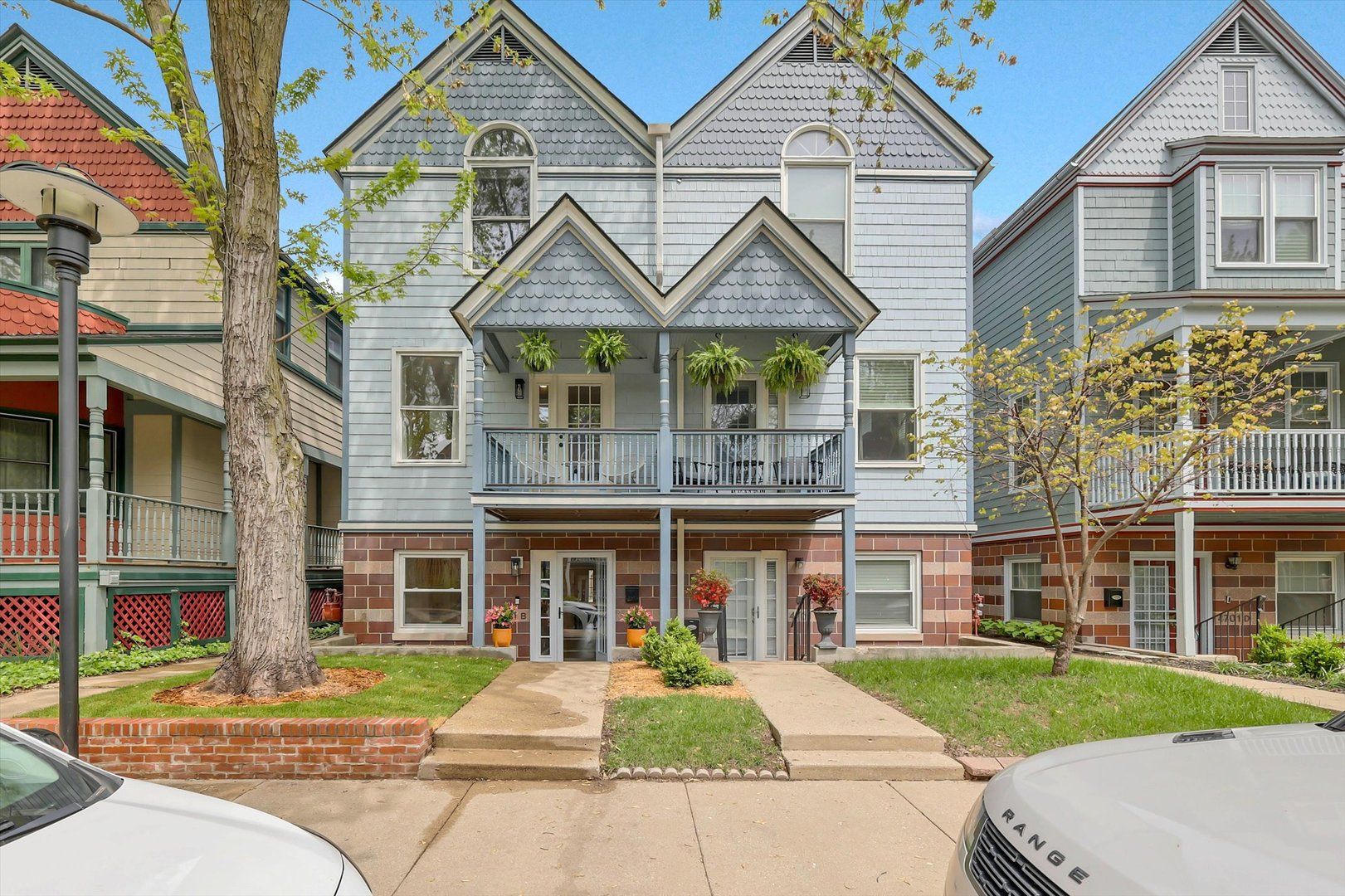 4701 S Woodlawn Avenue #B — Chicago, IL 60615