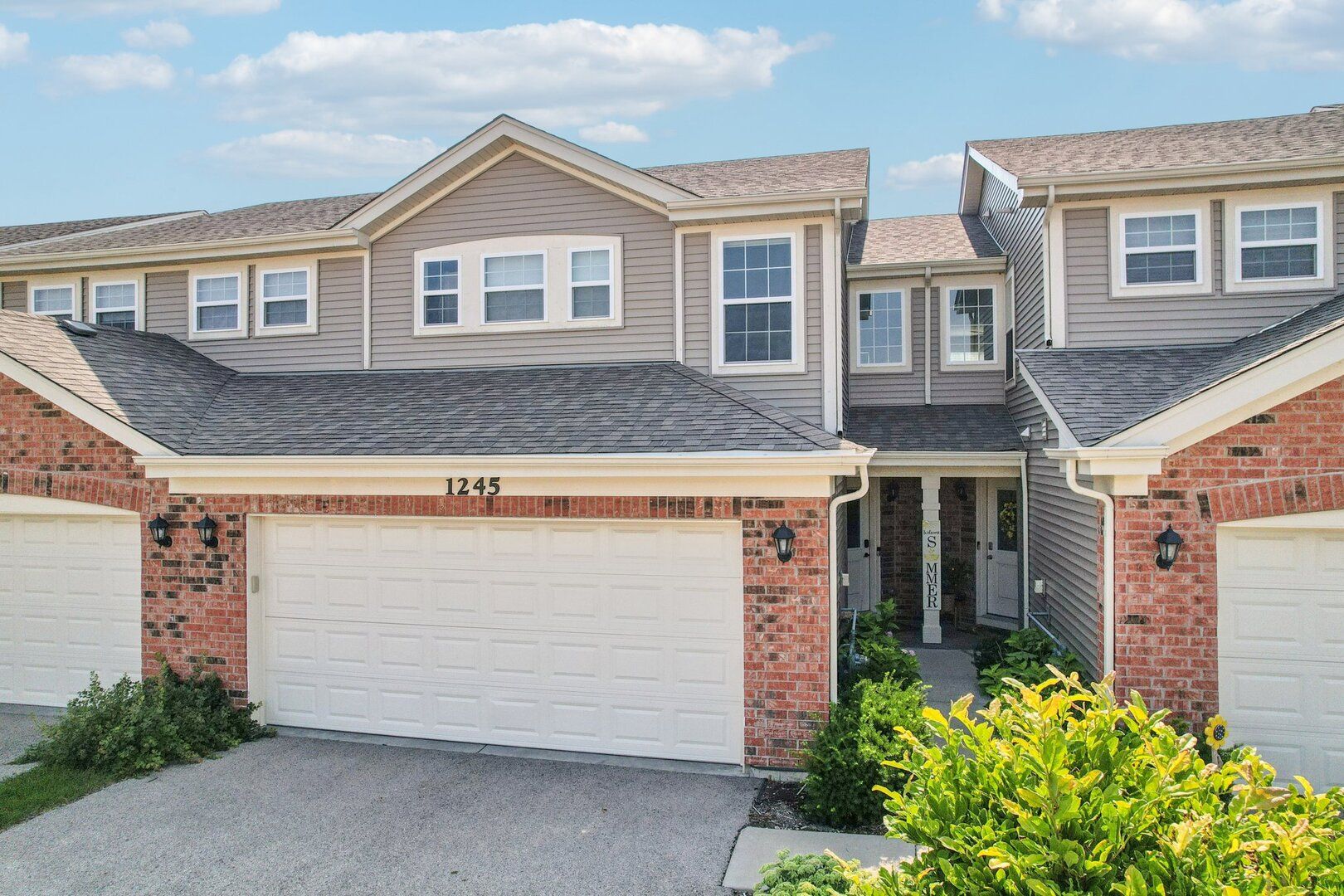 1245 Prairie View Parkway — Cary, IL 60013