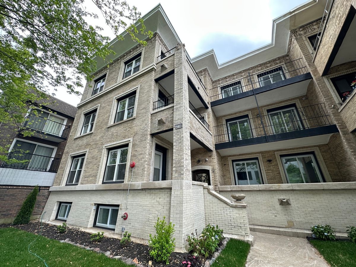 4338 Clarendon Avenue, Chicago, IL 60613