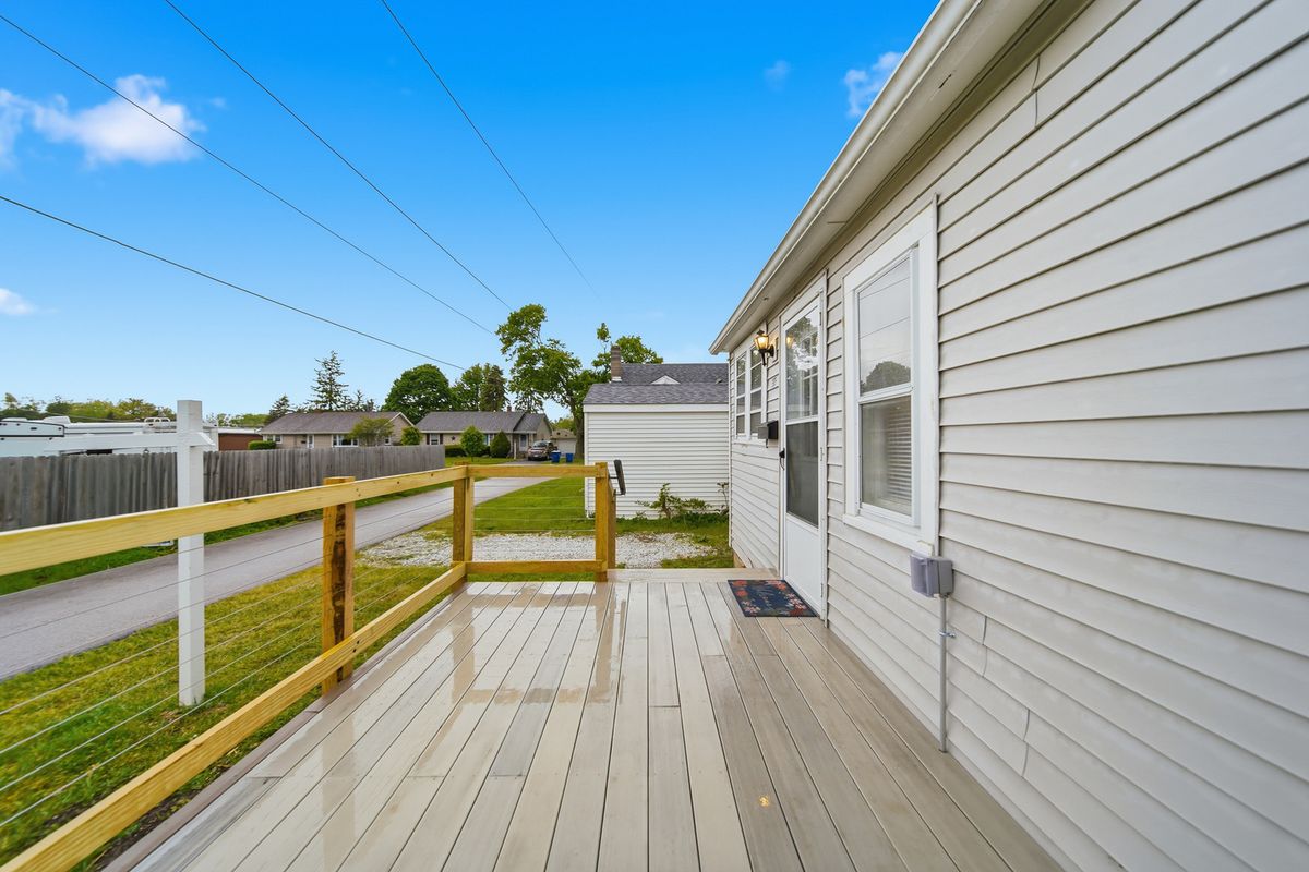 905 S 5th Street, DeKalb, IL 60115