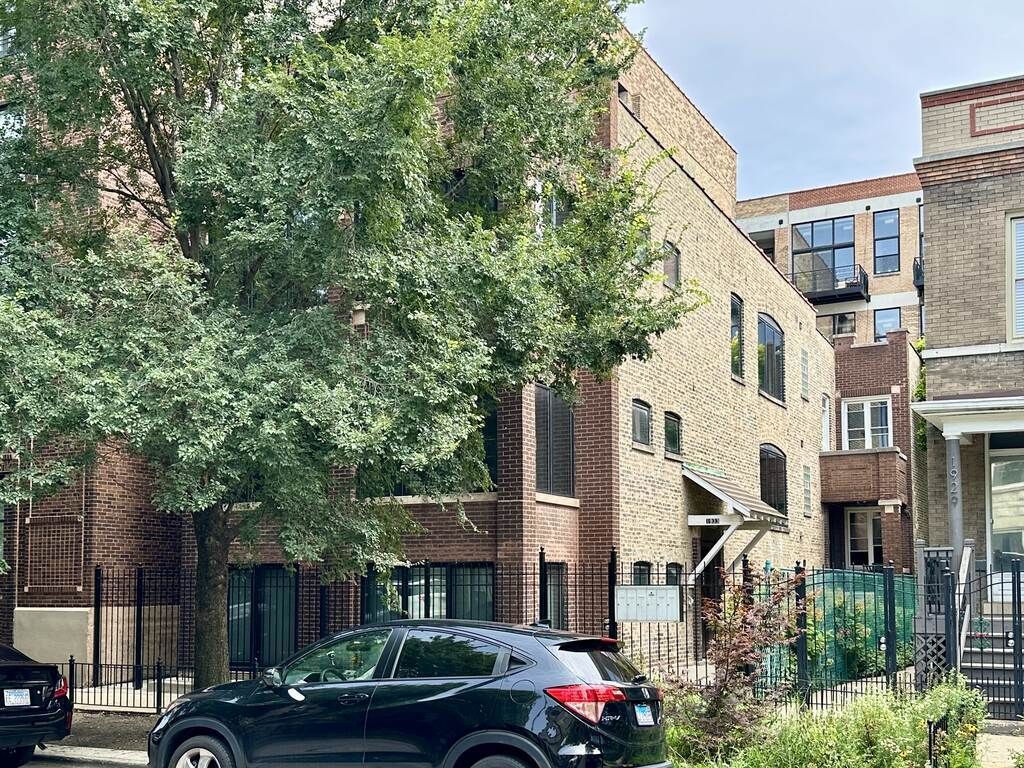 1933 Fairfield Avenue, Chicago, IL 60647