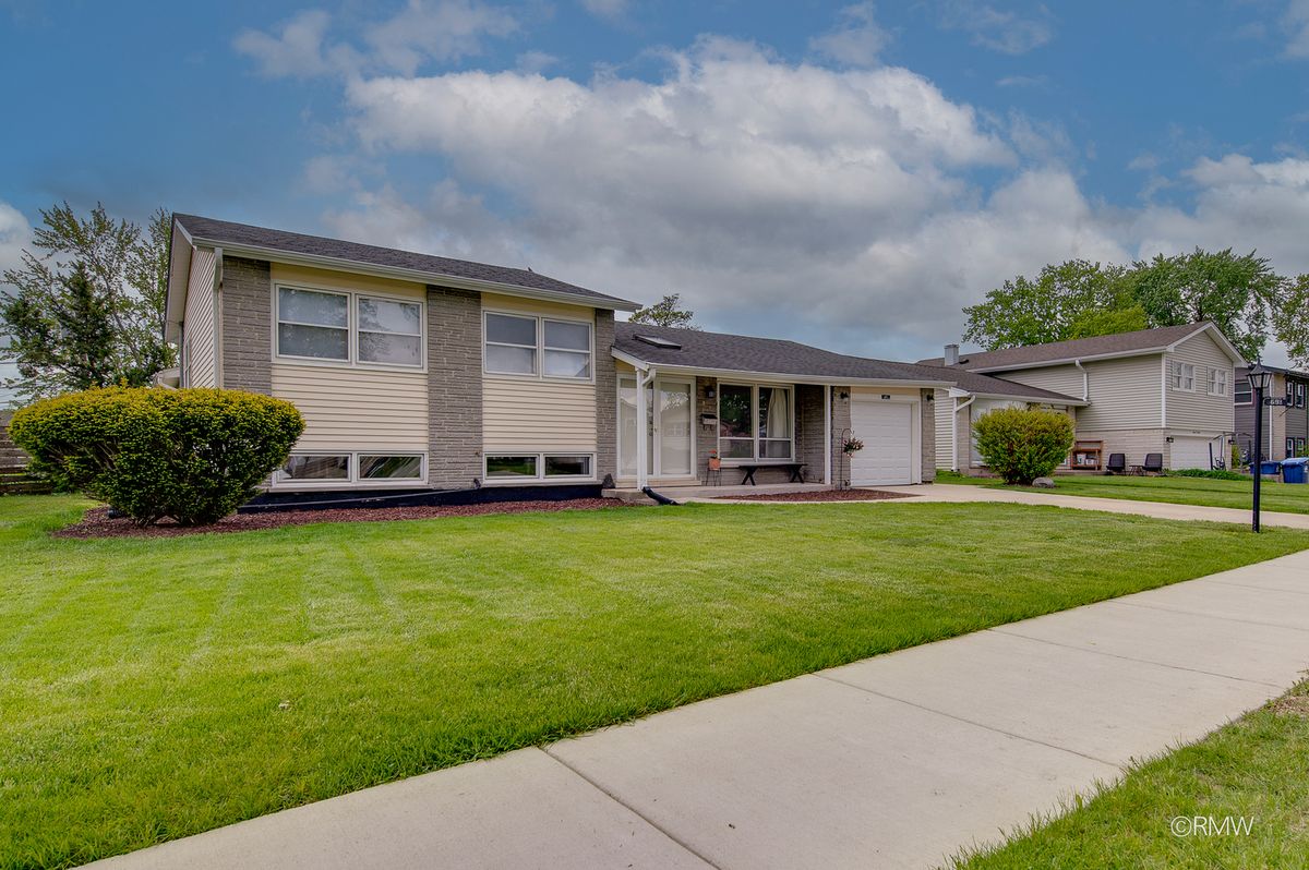 691 Westmere Road, Des Plaines, IL 60016
