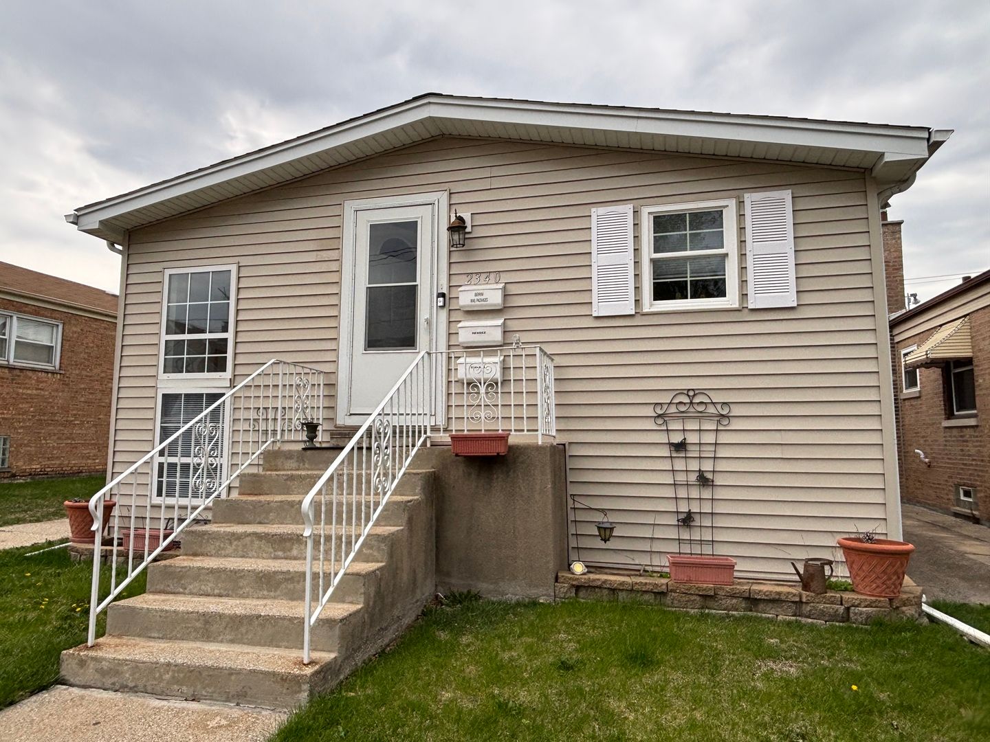 2340 Krueger Street — Blue Island, IL 60406
