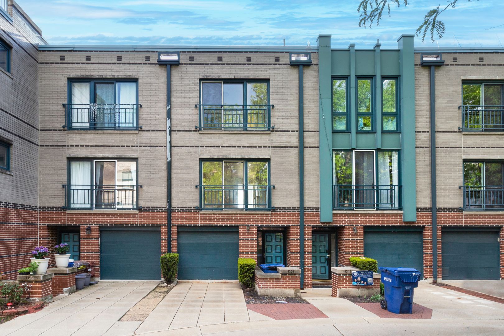 1351 S Clark Street — Chicago, IL 60605