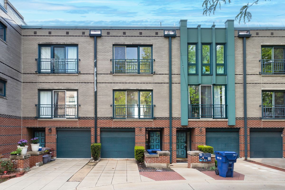 1351 Clark Street, Chicago, IL 60605