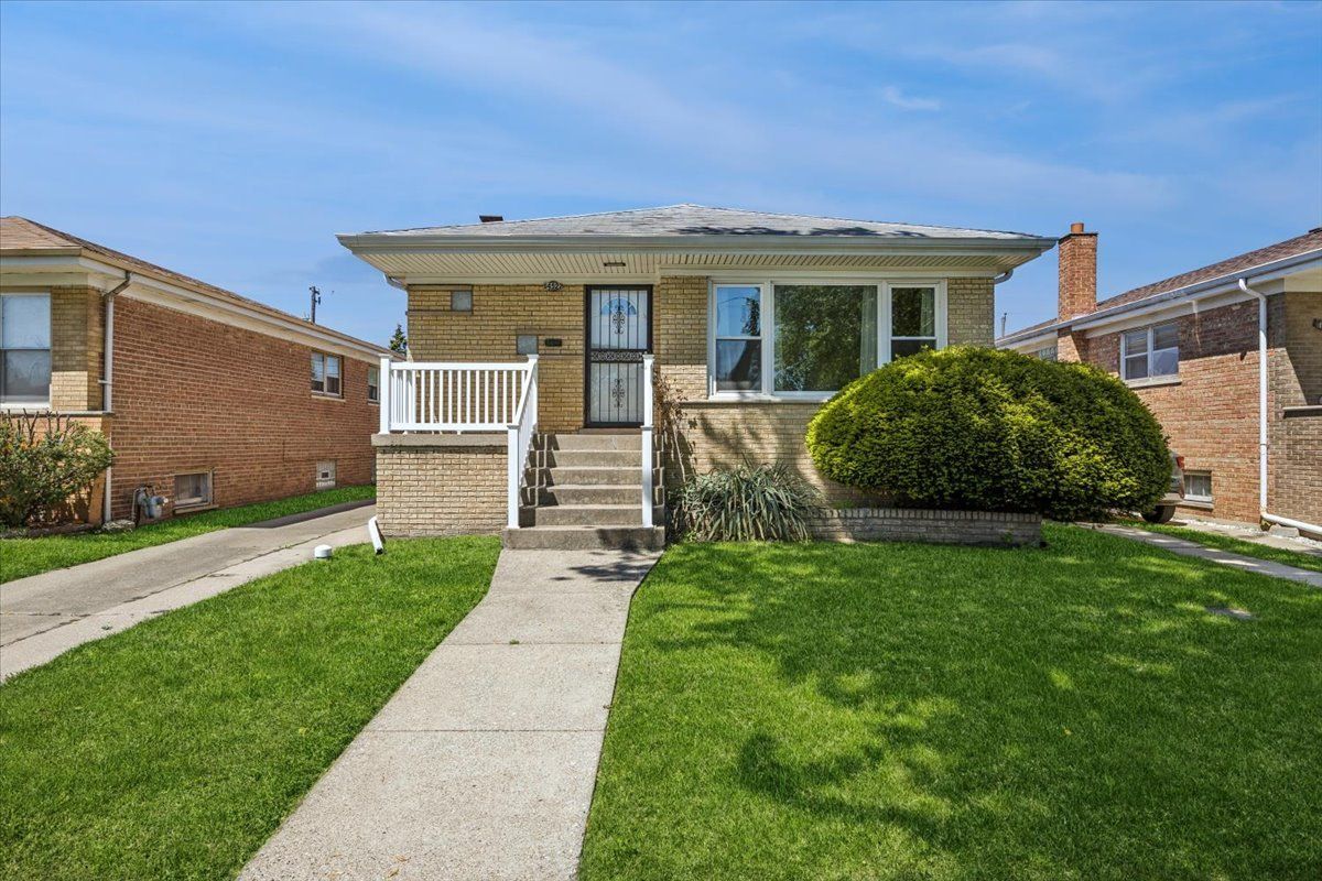 14522 Calhoun Avenue, Burnham, IL 60633