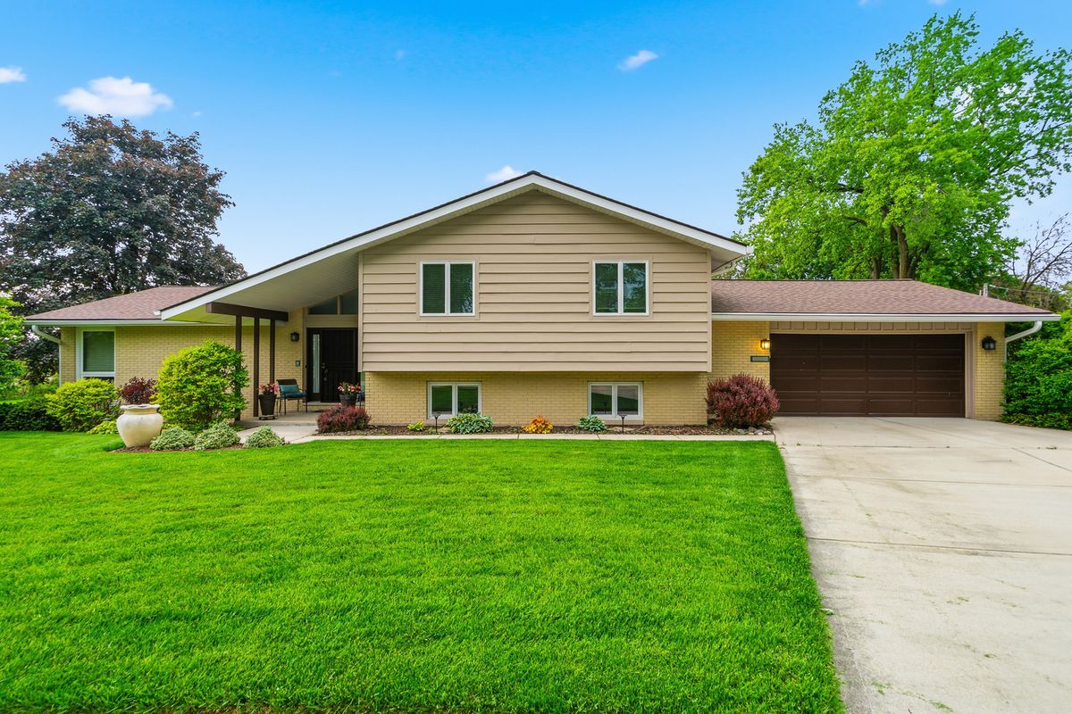 1107 VALLEY Lane, Lockport, IL 60441