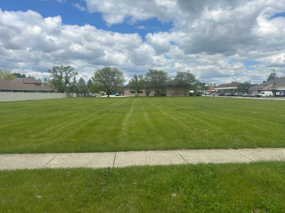 99 Merchants Drive, Oswego, IL 60543