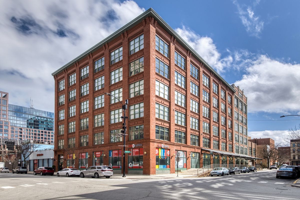 1017 Washington Boulevard, Chicago, IL 60607