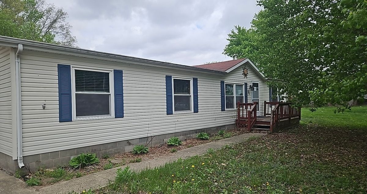 301 Illini Drive, Watson, IL 62473